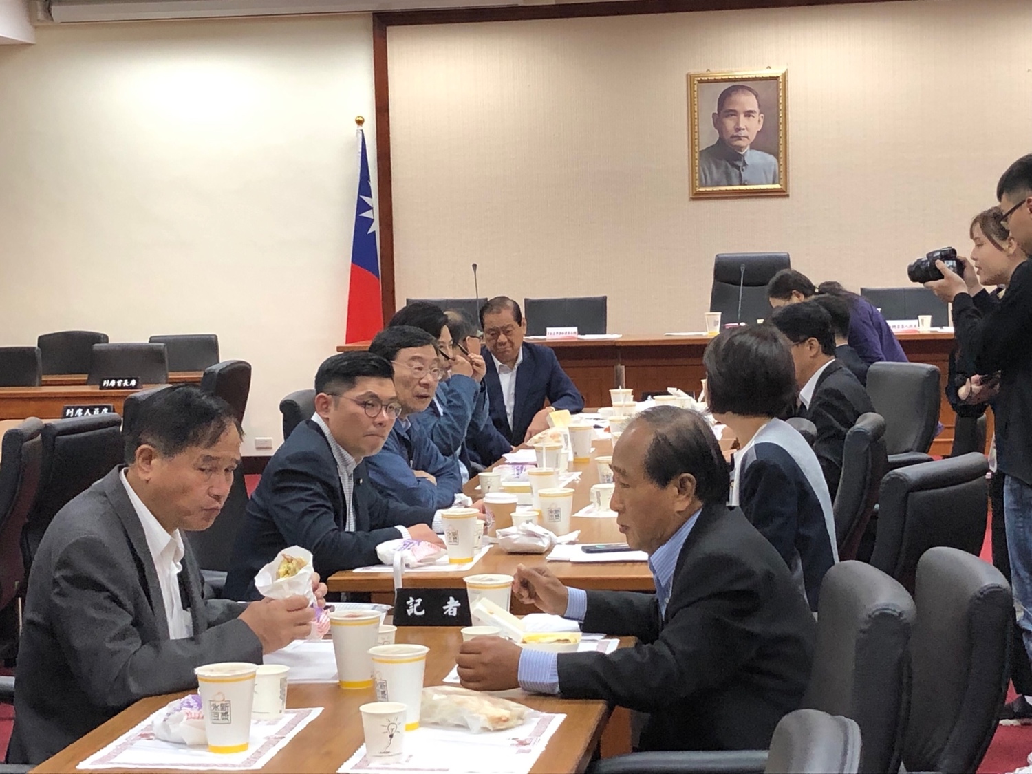 國民黨團上午召開黨團大會確定同婚議題立場。 圖:趙婉淳/攝 國民黨團上午召開黨團大會確定同婚議題立場。 圖:趙婉淳/攝