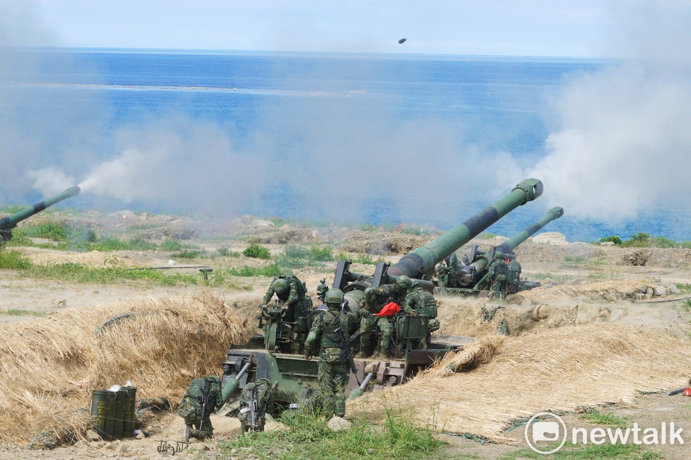 M110自走砲射擊。 圖:張良一攝 M110自走砲射擊。 圖:張良一攝