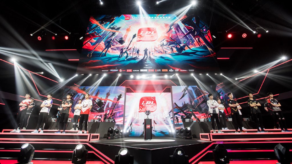 《英雄聯盟》中國LPL夏季總決賽依慣例應與八周年狂歡盛典同步舉行 《英雄聯盟》中國LPL夏季總決賽依慣例應與八周年狂歡盛典同步舉行