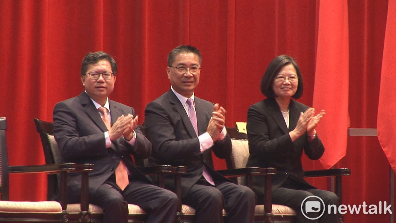 總統蔡英文、內政部長徐國勇受邀主持警大畢業典禮,桃園市長鄭文燦也一同出席。 圖:林昀真/攝 總統蔡英文、內政部長徐國勇受邀主持警大畢業典禮,桃園市長鄭文燦也一同出席。 圖:林昀真/攝