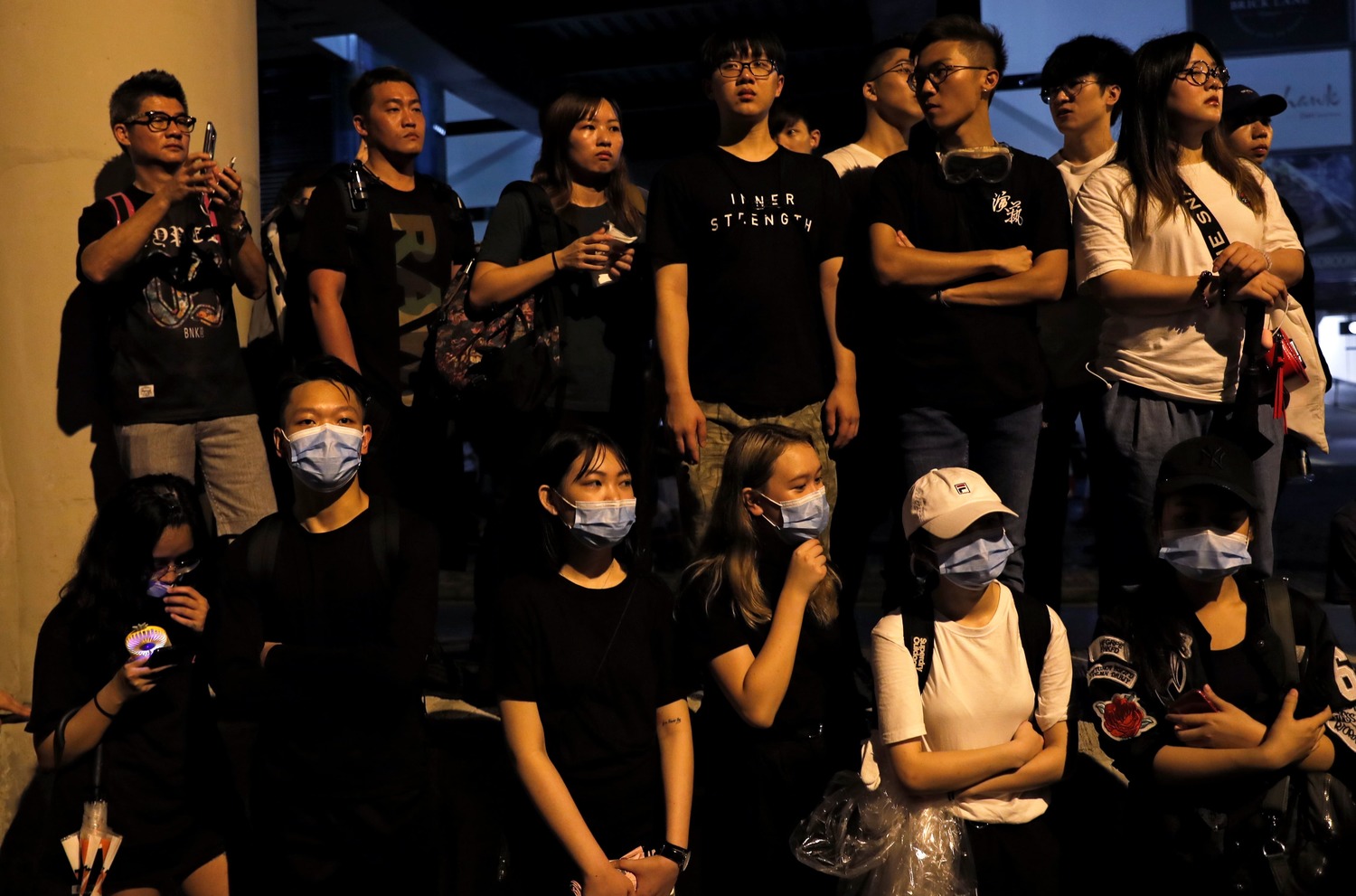 12日凌晨,多名學生在立法會外,關注守夜行動。圖:達志影像/路透社12日凌晨,港警手持警棍及盾牌,慎防抗議民眾闖入。圖:達志影像/美聯社12日上午,抗議群眾癱瘓交通要道。圖:達志影像/美聯社 12日清晨,群眾在街頭湧現,並預計進行「三罷」行動。圖:達志影像/美聯社12日上午八時許,示威者成功佔領夏慤道。圖:達志影像/美聯社12日凌晨,港警手持警棍及盾牌,慎防抗議民眾闖入。圖:達志影像/美聯社12日上午,抗議群眾癱瘓交通要道。圖:達志影像/美聯社 12日清晨,群眾在街頭湧現,並預計進行「三罷」行動。圖:達志影像/美聯社12日上午八時許,示威者成功佔領夏慤道。圖:達志影像/美聯社12日上午,抗議群眾癱瘓交通要道。圖:達志影像/美聯社 12日清晨,群眾在街頭湧現,並預計進行「三罷」行動。圖:達志影像/美聯社12日上午八時許,示威者成功佔領夏慤道。圖:達志影像/美聯社12日清晨,群眾在街頭湧現,並預計進行「三罷」行動。圖:達志影像/美聯社12日上午八時許,示威者成功佔領夏慤道。圖:達志影像/美聯社12日上午八時許,示威者成功佔領夏慤道。圖:達志影像/美聯社 12日凌晨,多名學生在立法會外,關注守夜行動。圖:達志影像/路透社12日凌晨,港警手持警棍及盾牌,慎防抗議民眾闖入。圖:達志影像/美聯社12日上午,抗議群眾癱瘓交通要道。圖:達志影像/美聯社 12日清晨,群眾在街頭湧現,並預計進行「三罷」行動。圖:達志影像/美聯社12日上午八時許,示威者成功佔領夏慤道。圖:達志影像/美聯社12日凌晨,港警手持警棍及盾牌,慎防抗議民眾闖入。圖:達志影像/美聯社12日上午,抗議群眾癱瘓交通要道。圖:達志影像/美聯社 12日清晨,群眾在街頭湧現,並預計進行「三罷」行動。圖:達志影像/美聯社12日上午八時許,示威者成功佔領夏慤道。圖:達志影像/美聯社12日上午,抗議群眾癱瘓交通要道。圖:達志影像/美聯社 12日清晨,群眾在街頭湧現,並預計進行「三罷」行動。圖:達志影像/美聯社12日上午八時許,示威者成功佔領夏慤道。圖:達志影像/美聯社12日清晨,群眾在街頭湧現,並預計進行「三罷」行動。圖:達志影像/美聯社12日上午八時許,示威者成功佔領夏慤道。圖:達志影像/美聯社12日上午八時許,示威者成功佔領夏慤道。圖:達志影像/美聯社