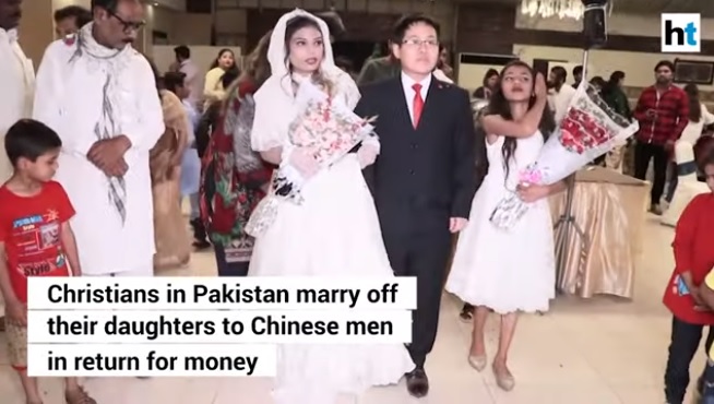 巴基斯坦加入中國一帶一路後,奱成中國婚姻掮客的目標,以金錢吸引眾多家庭將女兒嫁到中國。 圖:翻攝《印度時報》影片 巴基斯坦加入中國一帶一路後,奱成中國婚姻掮客的目標,以金錢吸引眾多家庭將女兒嫁到中國。 圖:翻攝《印度時報》影片