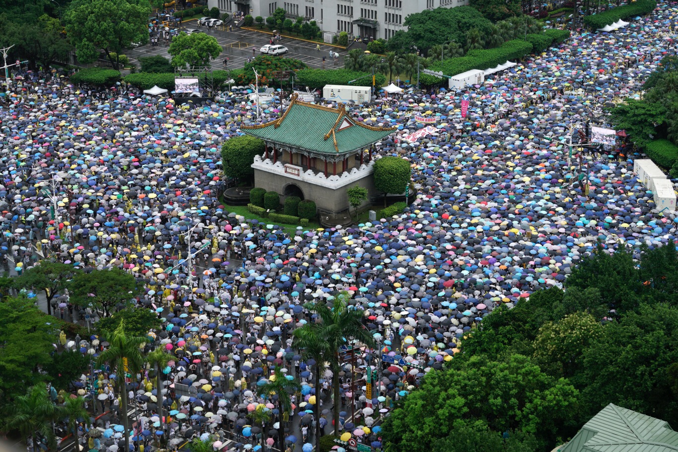「反親中媒體大遊行」的民眾。 圖:張良一/攝 「反親中媒體大遊行」的民眾。 圖:張良一/攝
