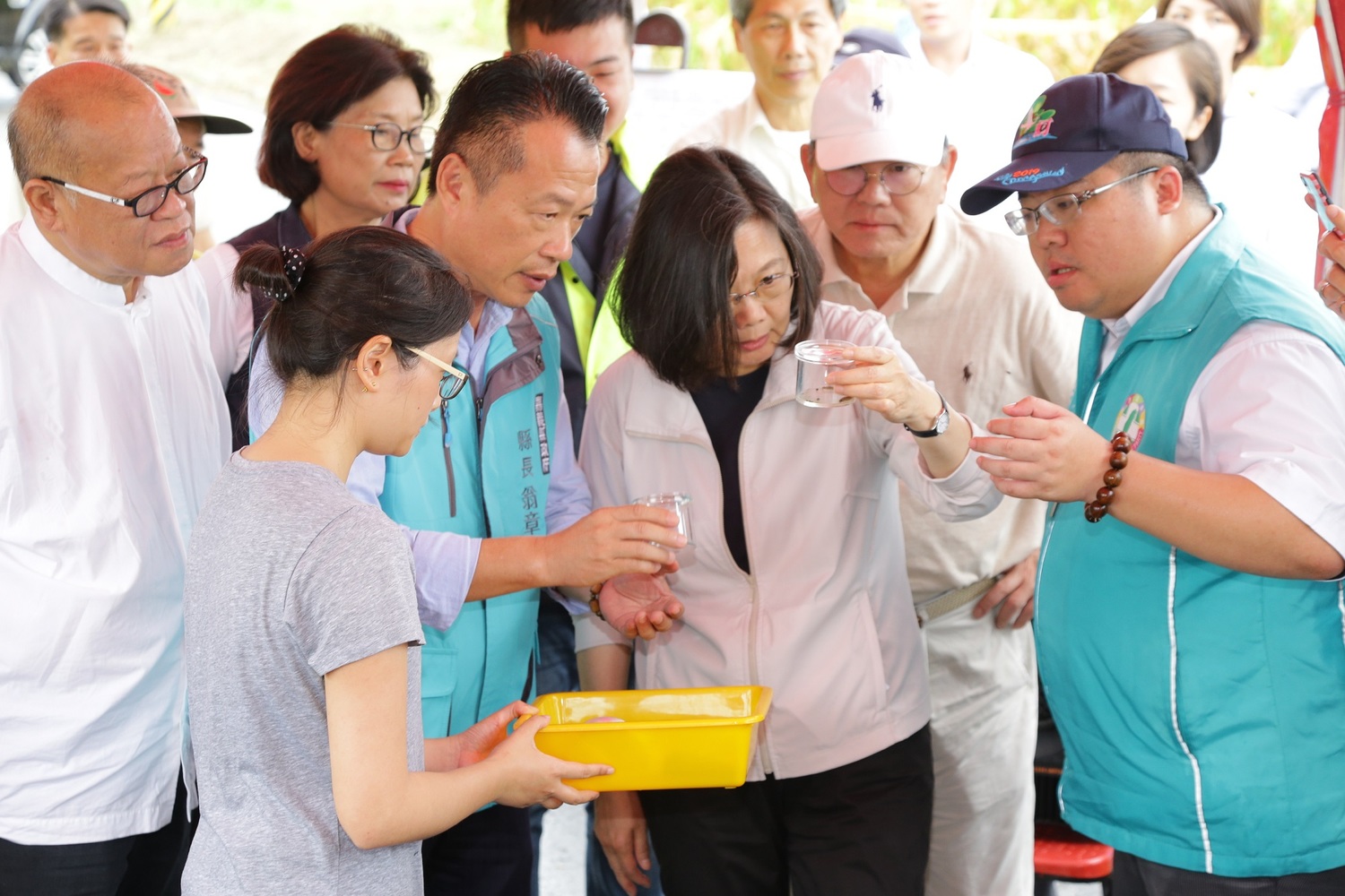 總統蔡英文指出,防疫措施應持續下去,一定要將秋行軍蟲在臺灣的危害降至最小。 圖:嘉義縣政府/提供 總統蔡英文指出,防疫措施應持續下去,一定要將秋行軍蟲在臺灣的危害降至最小。 圖:嘉義縣政府/提供