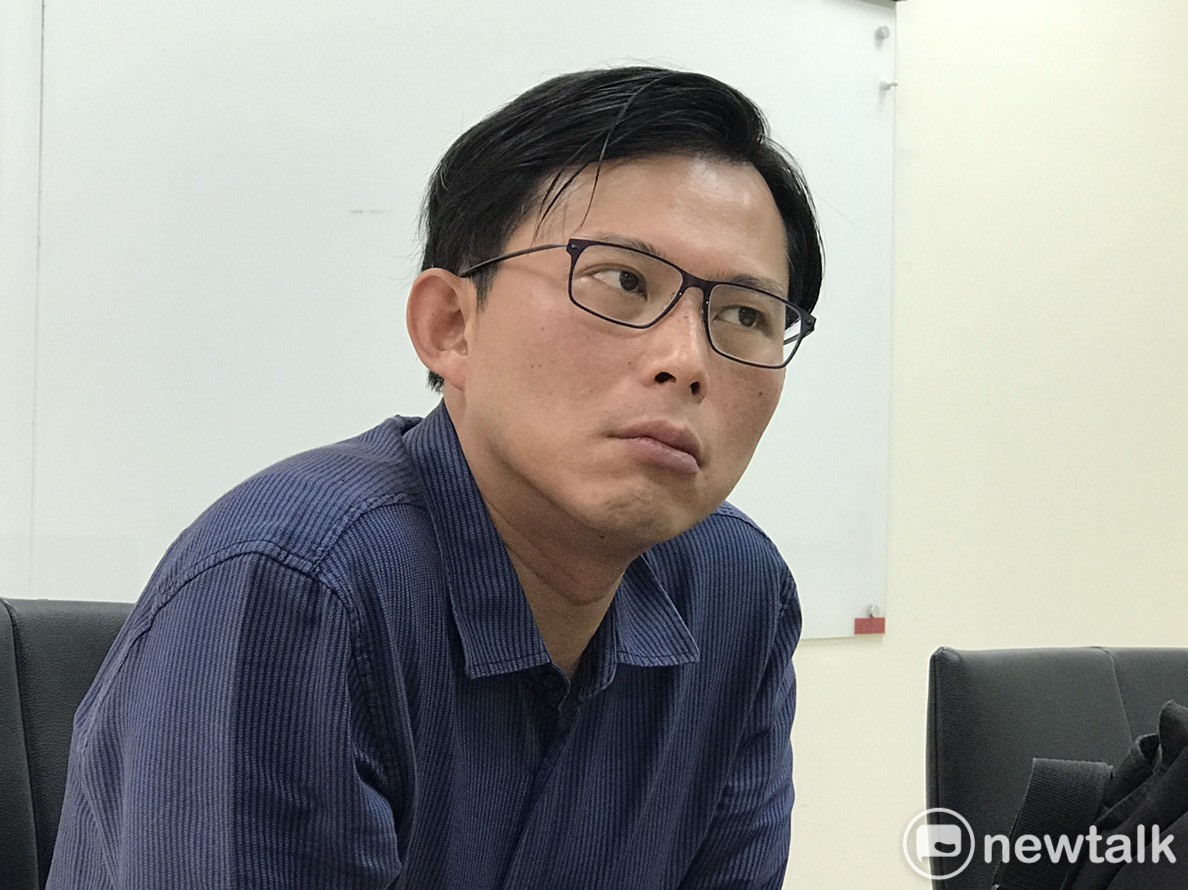 若要制衡藍綠兩大政黨,黃國昌認為要有10席以上第三勢力。 圖:朱蒲青/攝 若要制衡藍綠兩大政黨,黃國昌認為要有10席以上第三勢力。 圖:朱蒲青/攝