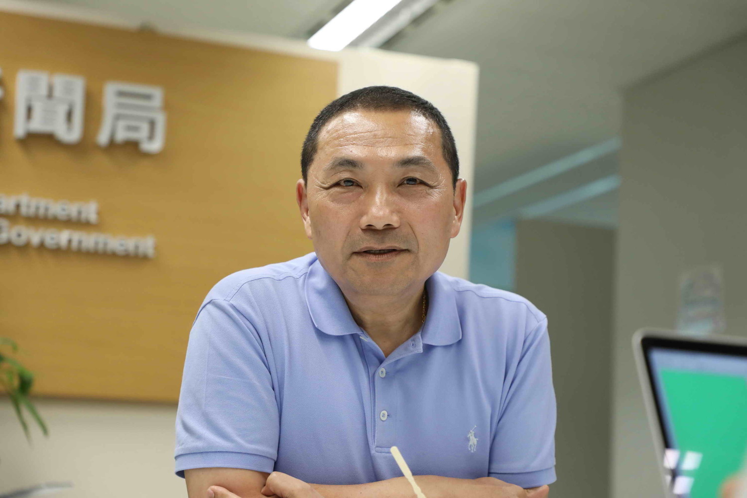新北市長侯友宜今天宣布,明天傍晚將飛赴北歐四國進行「安居樂業之旅」,本月20日晚間返抵國門。 圖:王峻昌/攝 新北市長侯友宜今天宣布,明天傍晚將飛赴北歐四國進行「安居樂業之旅」,本月20日晚間返抵國門。 圖:王峻昌/攝