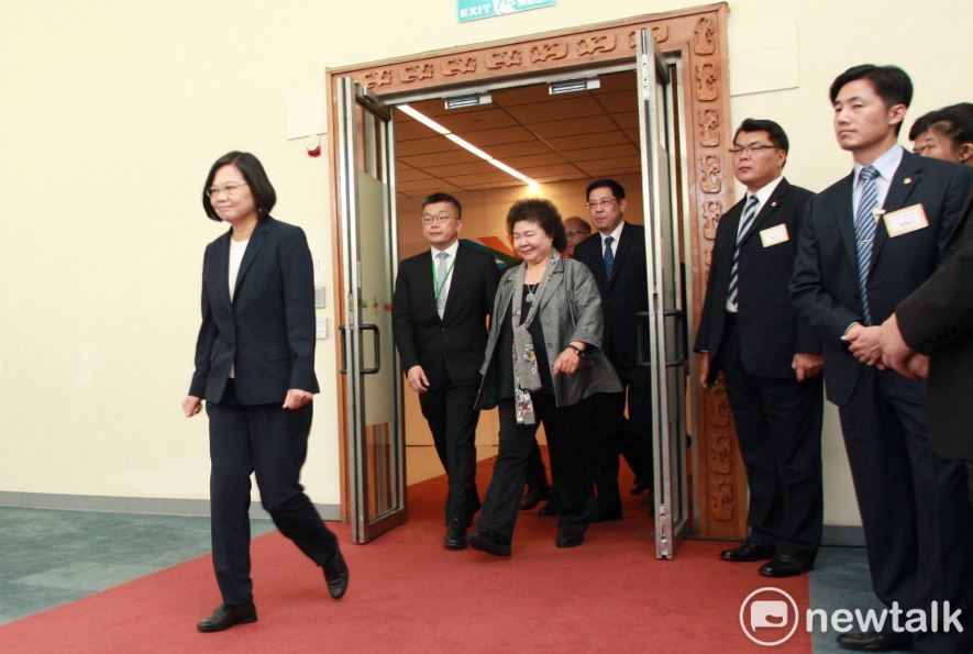 蔡英文出訪中南美過境美國，特別指派總統府秘書長陳菊、立法院副院長蔡其昌2人在過境美國紐約期間與僑界展開對話。（圖/林昀真攝）