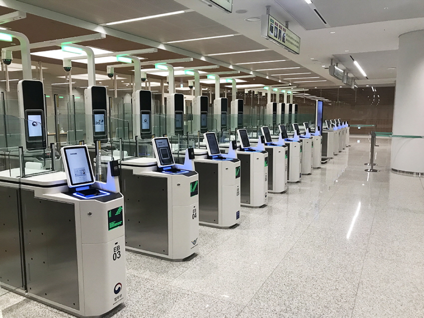 7月10日開始,在指定機場出境的外國旅客不需申請也能走自動通關。 圖:韓國觀光公社官網/翻攝(照片提供者為法務部) 7月10日開始,在指定機場出境的外國旅客不需申請也能走自動通關。 圖:韓國觀光公社官網/翻攝(照片提供者為法務部)