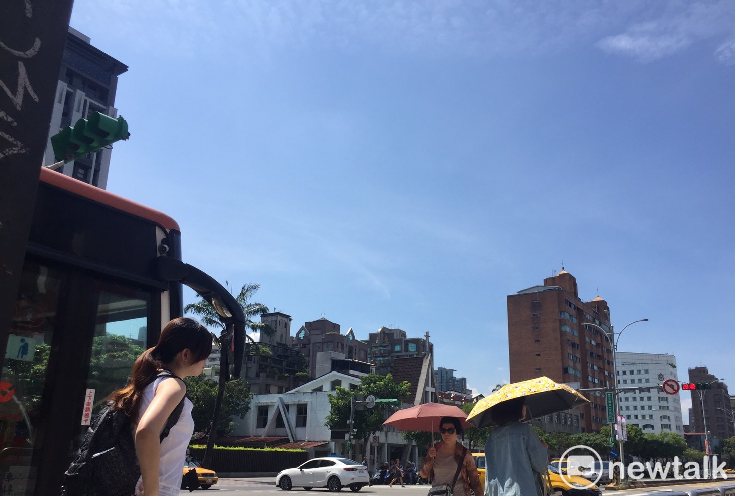 今(23)日西半部地區受沉降氣流影響,天氣晴朗炎熱,其中苗栗以北地區有攝氏36度高溫出現的機率 圖:閻芝霖/攝 今(23)日西半部地區受沉降氣流影響,天氣晴朗炎熱,其中苗栗以北地區有攝氏36度高溫出現的機率 圖:閻芝霖/攝