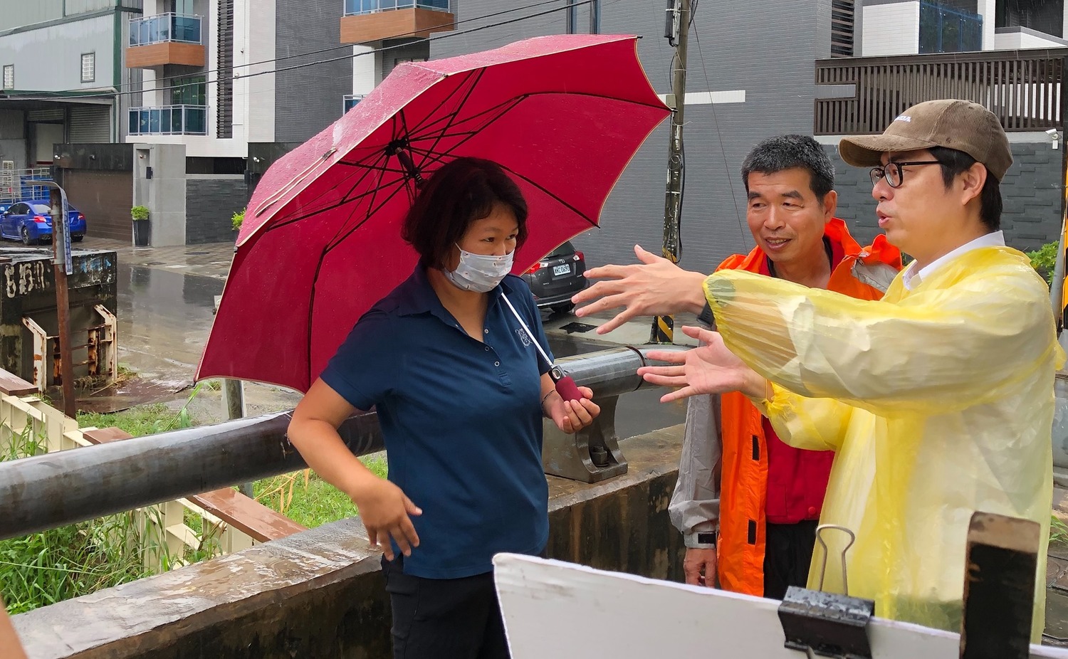 陳其邁在高雄各地忙著視察,今天走訪仁武、岡山等地。 圖/翻攝自陳其邁臉書 陳其邁在高雄各地忙著視察,今天走訪仁武、岡山等地。 圖/翻攝自陳其邁臉書