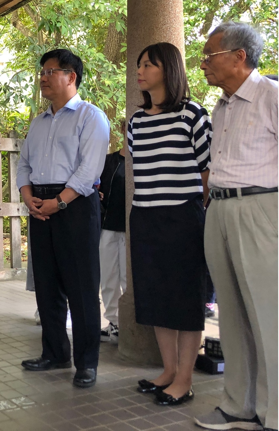 洪慈庸(中)回應建設不應分黨派。 圖:洪慈庸辦公室/提供 洪慈庸(中)回應建設不應分黨派。 圖:洪慈庸辦公室/提供