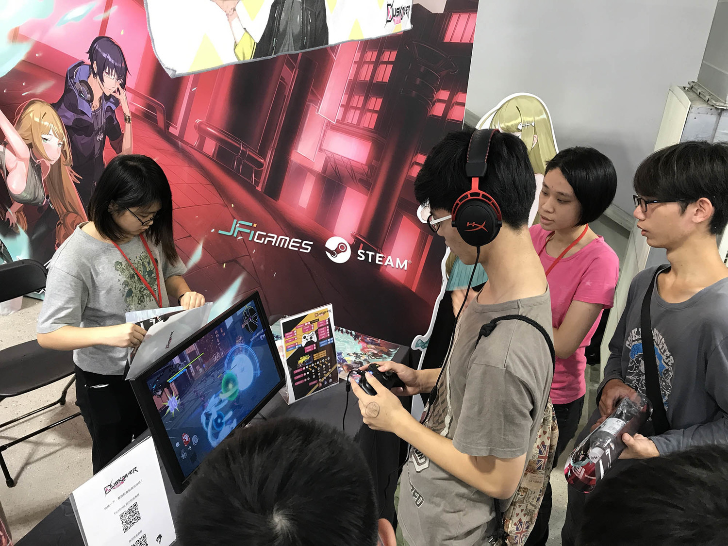 眾多粉絲玩家先行體驗 Steam 版本最新遊戲內容 圖:競鋒國際/提供 眾多粉絲玩家先行體驗 Steam 版本最新遊戲內容 圖:競鋒國際/提供