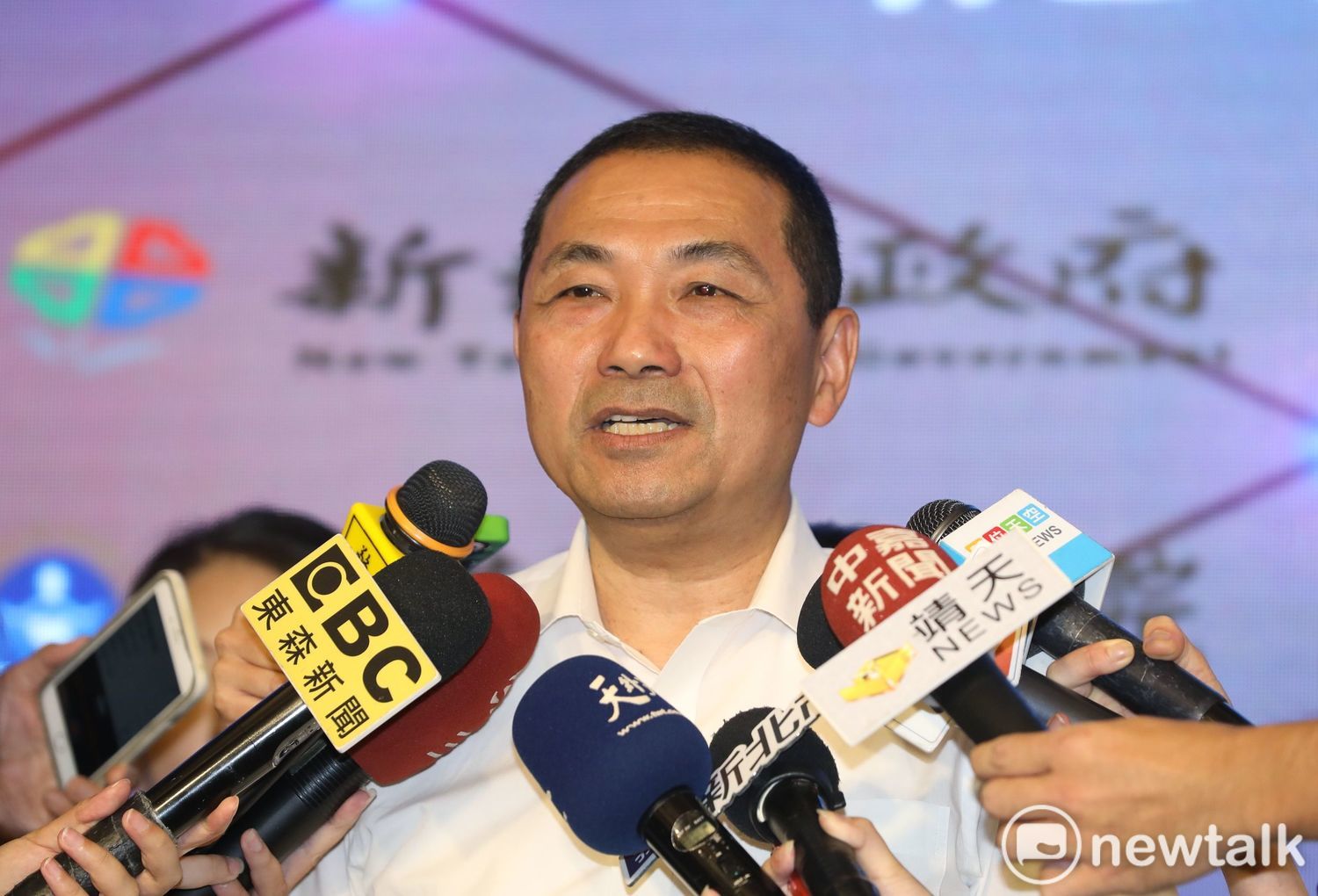 侯友宜對柯文哲組黨,只表示「一場混亂」、「我拚我的市政」。 圖:王峻昌/攝 侯友宜對柯文哲組黨,只表示「一場混亂」、「我拚我的市政」。 圖:王峻昌/攝