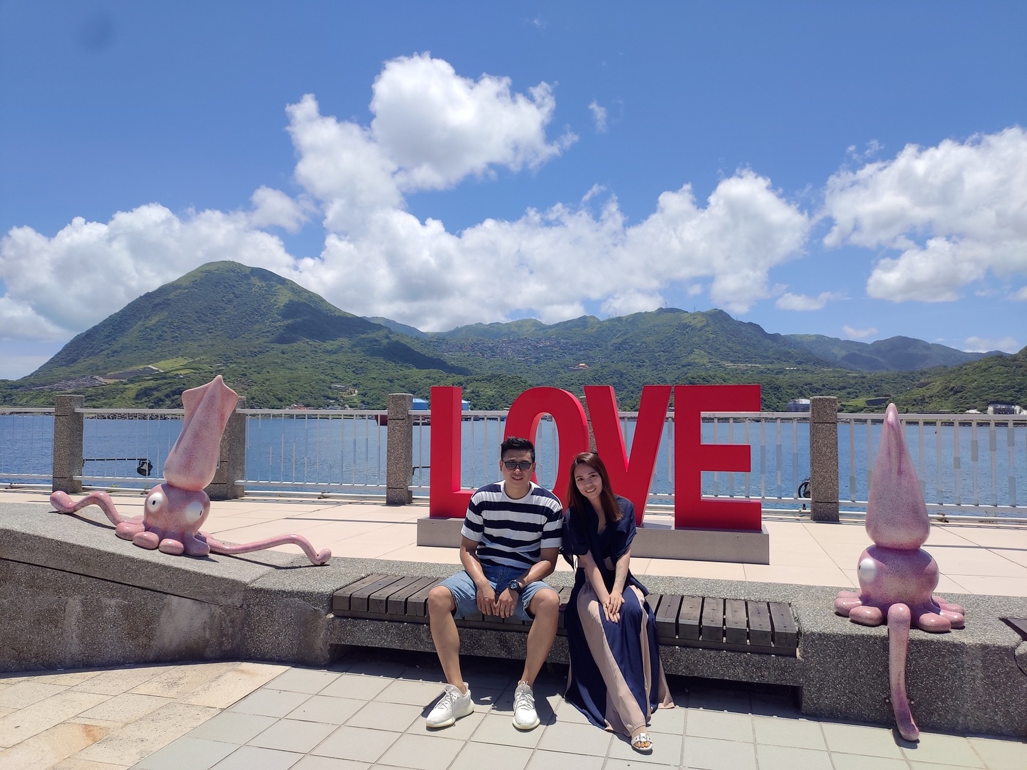 LOVE旁邊還有魷魚,增添漁港氣息。 圖:新北市政府/提供 LOVE旁邊還有魷魚,增添漁港氣息。 圖:新北市政府/提供