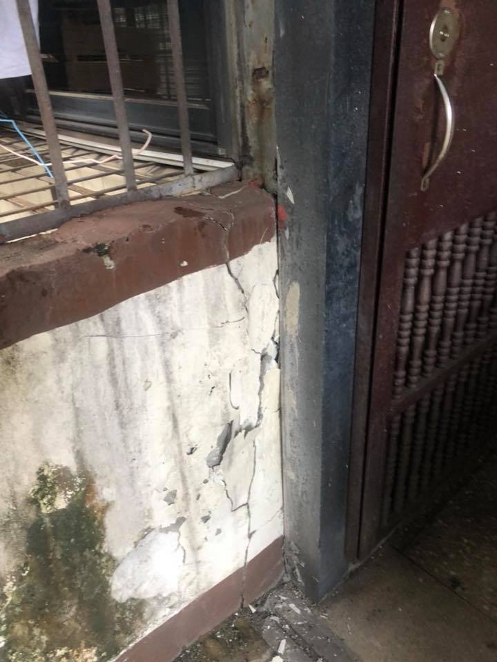 南機場國宅在0808震災後的災損情形。 圖:翻攝郭昭巖粉絲團臉書 南機場國宅在0808震災後的災損情形。 圖:翻攝郭昭巖粉絲團臉書