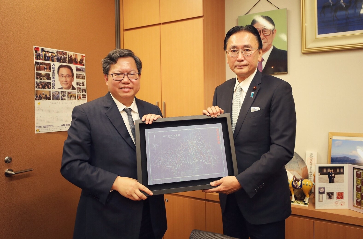 桃園市長鄭文燦拜會「日華議員懇談會」會長古屋圭司。 圖:桃園市政府/提供 桃園市長鄭文燦拜會「日華議員懇談會」會長古屋圭司。 圖:桃園市政府/提供