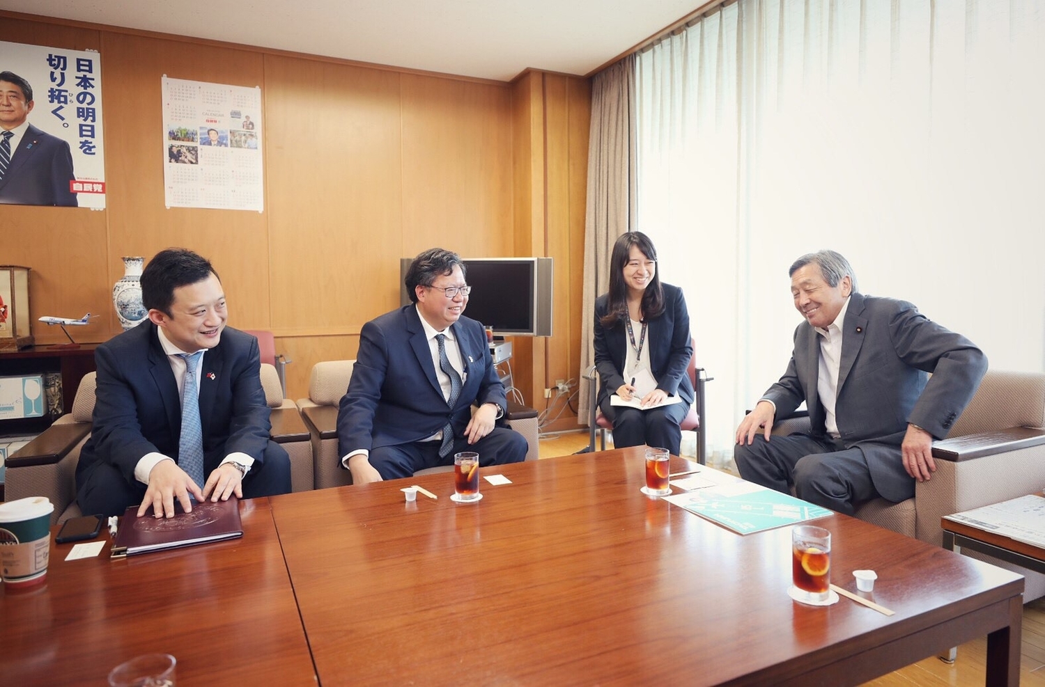 桃園市長鄭文燦拜會日本自民黨幹事長代理林幹雄。 圖:桃園市政府/提供 桃園市長鄭文燦拜會日本自民黨幹事長代理林幹雄。 圖:桃園市政府/提供