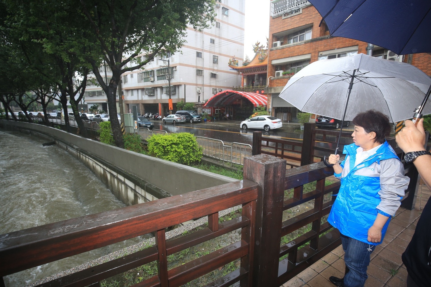南屯溪楓樹橋護岸加高有效防範溢堤災情。 圖 : 台中市政府/提供 南屯溪楓樹橋護岸加高有效防範溢堤災情。 圖 : 台中市政府/提供