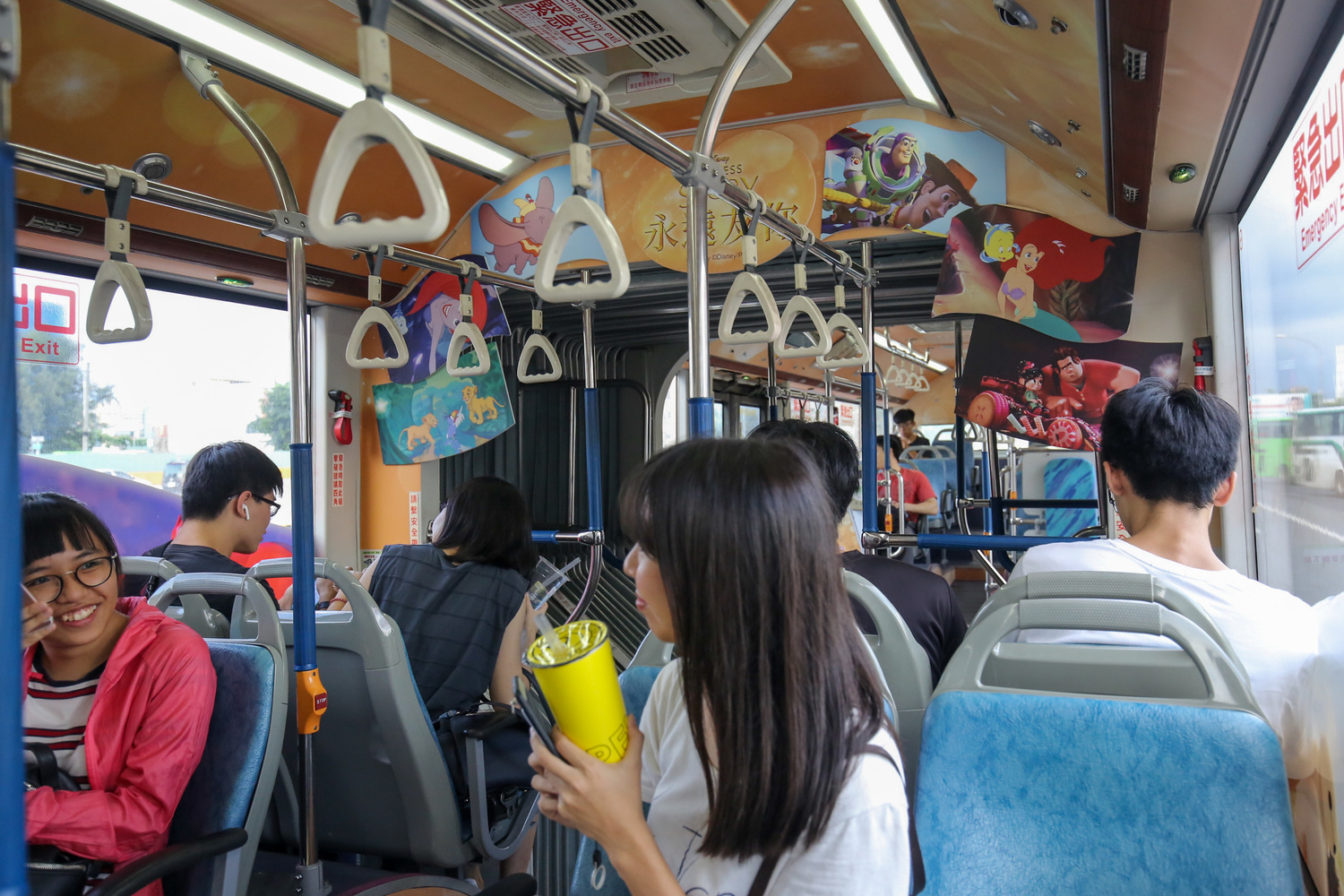 台中市政府推出彩繪公車。 圖:台中市政府/提供 台中市政府推出彩繪公車。 圖:台中市政府/提供