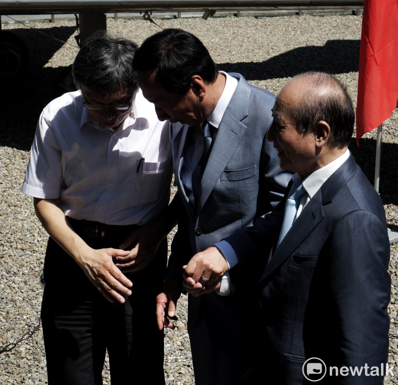 柯文哲(左起)、郭台銘、王金平。 圖:張良一 / 攝 柯文哲(左起)、郭台銘、王金平。 圖:張良一 / 攝