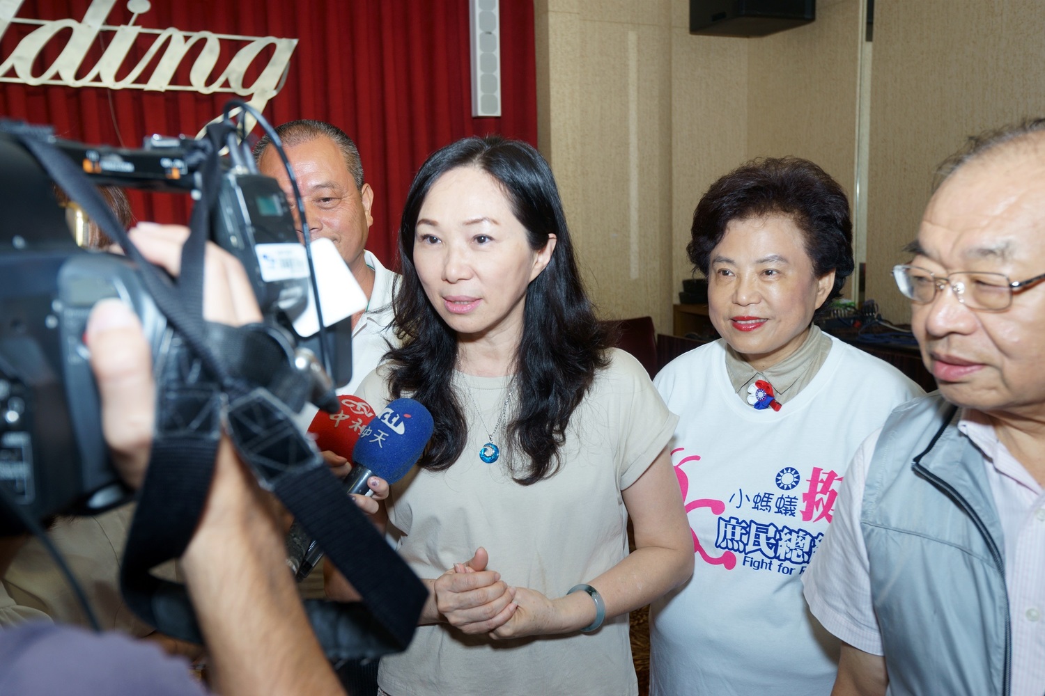 李佳芬曾在活動上提及「小三教肛交、小六教性高潮」,引發外界批評。圖:沈智慧服務處/提供(資料照片) 李佳芬曾在活動上提及「小三教肛交、小六教性高潮」,引發外界批評。圖:沈智慧服務處/提供(資料照片)