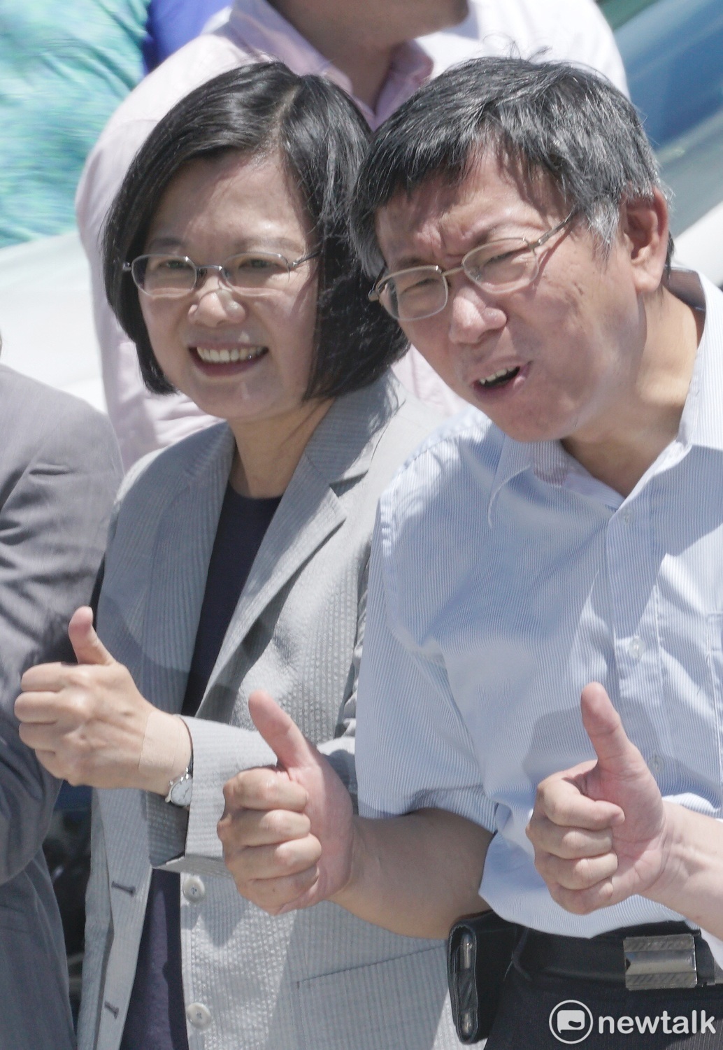 經過近日「台灣價值」隔空交火後,總統蔡英文(左)今日與台北市長柯文哲(右)同台。 圖:張良一 / 攝 經過近日「台灣價值」隔空交火後,總統蔡英文(左)今日與台北市長柯文哲(右)同台。 圖:張良一 / 攝