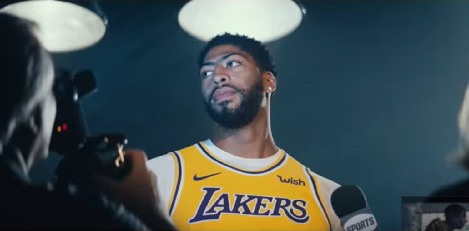 封面人物戴維斯(Anthony Davis)、韋德(Dwyane Wade)以及新秀代表人威廉森((Zion Williamson)都親自參與2K20最新預告錄製。 圖:翻攝自NBA 2K20 YouTube 封面人物戴維斯(Anthony Davis)、韋德(Dwyane Wade)以及新秀代表人威廉森((Zion Williamson)都親自參與2K20最新預告錄製。 圖:翻攝自NBA 2K20 YouTube