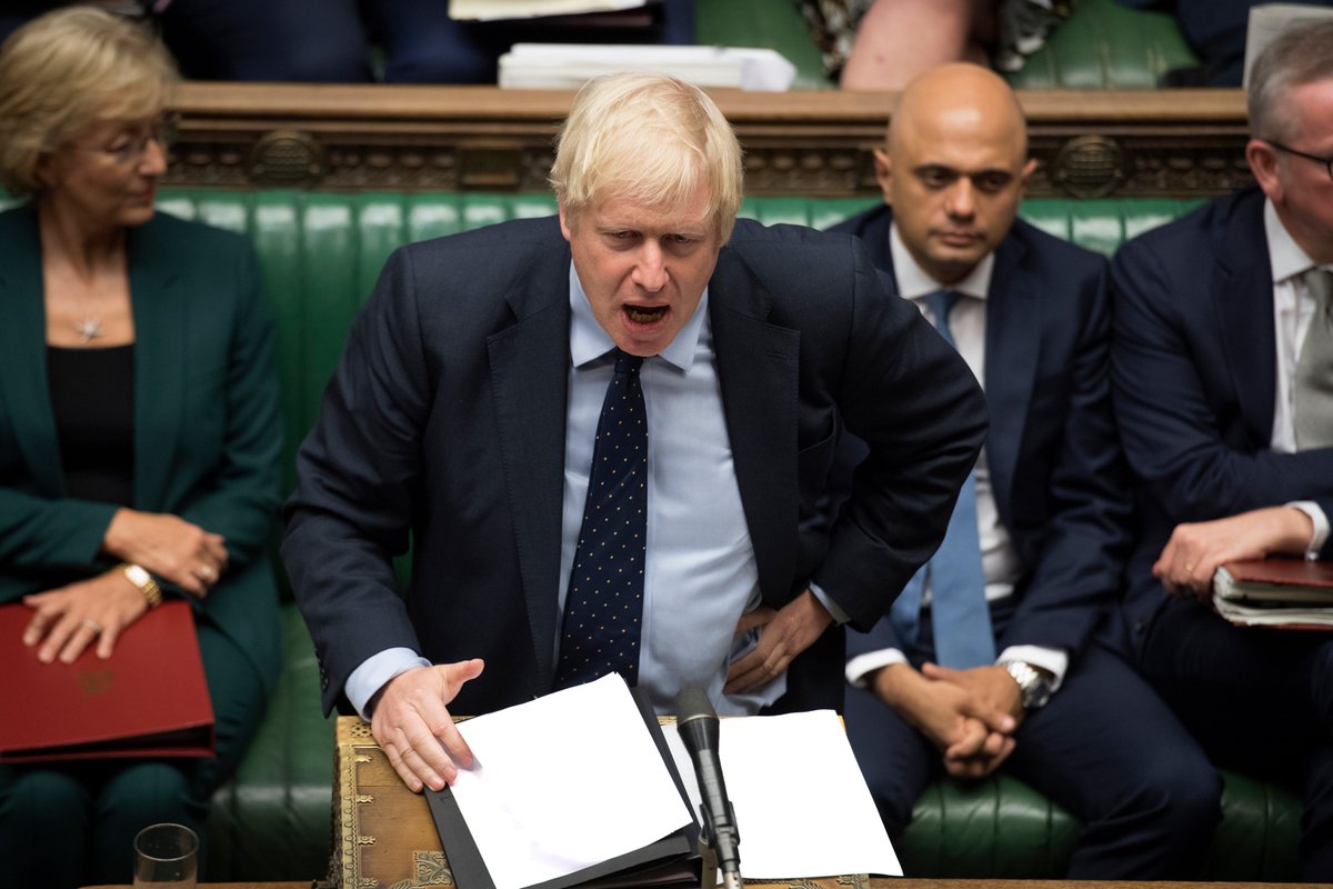 英國首相強生)前)被對手虧沒有朋友,果然在國會表決連續吃敗仗。 圖:翻攝自英眾議院推特 英國首相強生)前)被對手虧沒有朋友,果然在國會表決連續吃敗仗。 圖:翻攝自英眾議院推特