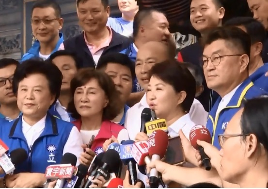 盧秀燕說,祝福韓市長「心想事成,高票當選」。 圖:網友提供 盧秀燕說,祝福韓市長「心想事成,高票當選」。 圖:網友提供