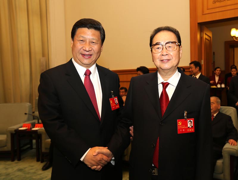 中國共產黨2012年11月十八大閉幕前,習近平(左)與李鵬合影。 圖:翻攝自中國政府官網 中國共產黨2012年11月十八大閉幕前,習近平(左)與李鵬合影。 圖:翻攝自中國政府官網