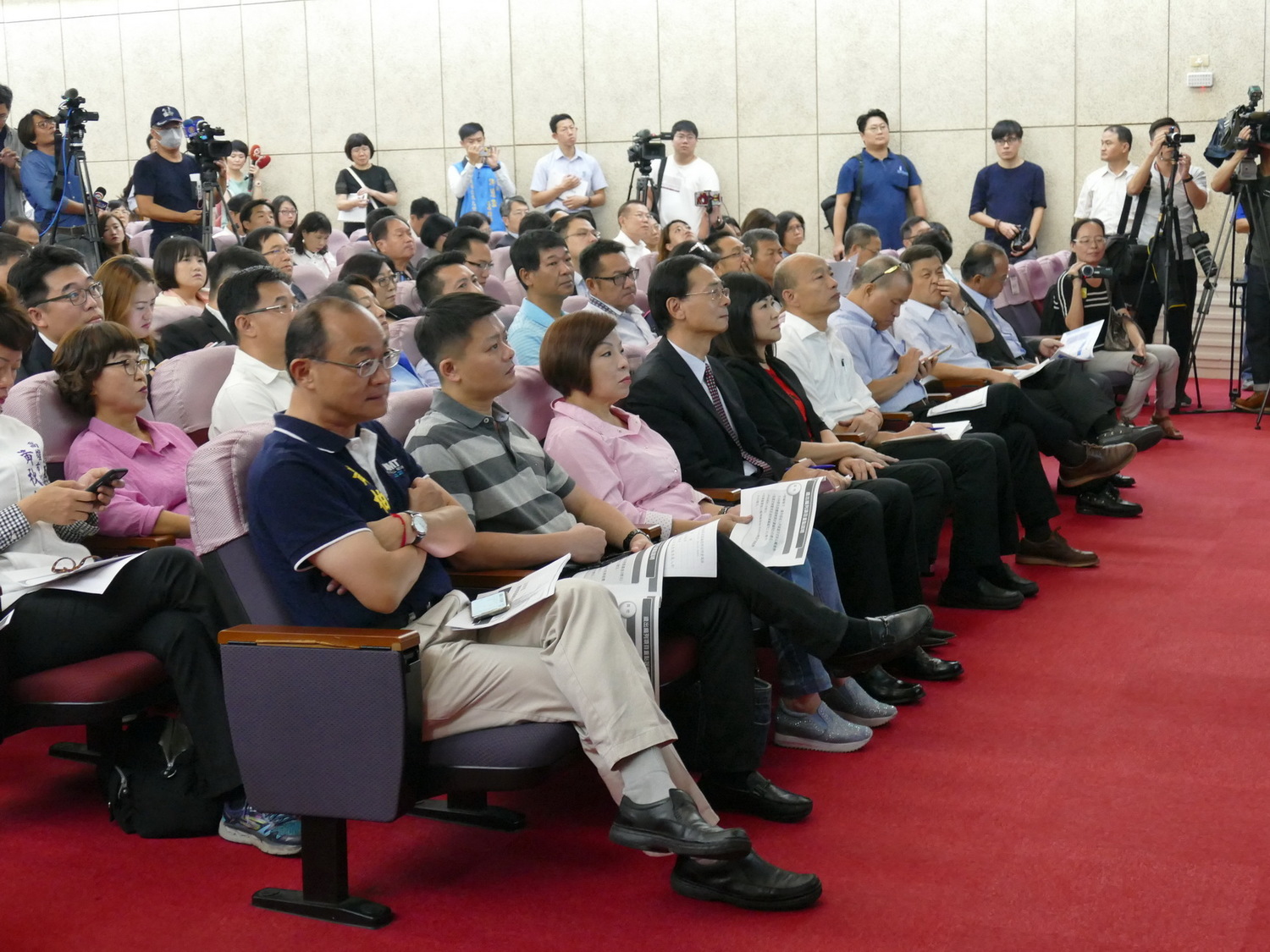 高雄市總預算案籌編情形說明會,議員出席及發言踴躍。 圖:高雄市議會/提供 高雄市總預算案籌編情形說明會,議員出席及發言踴躍。 圖:高雄市議會/提供