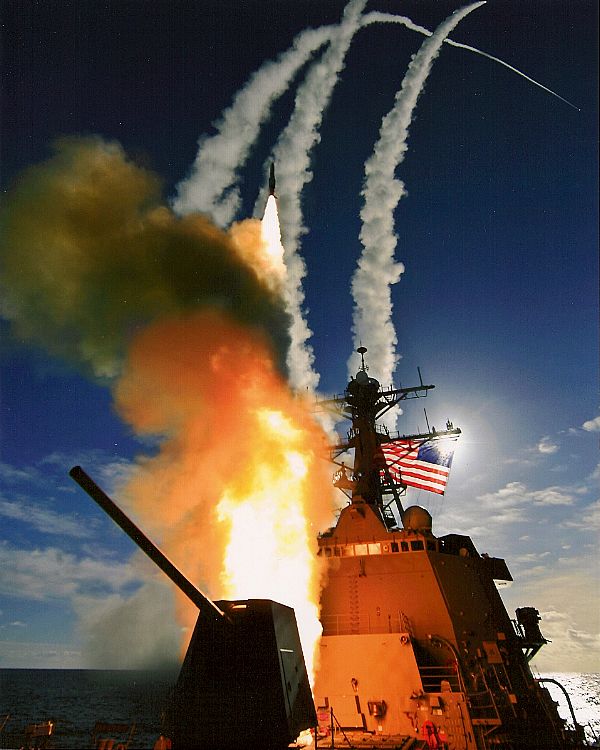 美艦搭載MK41垂直發射系統演訓發射飛彈。 圖:翻攝U.S. NAVY網頁 美艦搭載MK41垂直發射系統演訓發射飛彈。 圖:翻攝U.S. NAVY網頁