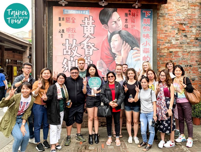 Like It Formosa 的「台灣歷史」(Historic Tour)主題,是最初的導覽行程。這是一條結合台灣傳統民俗介紹與台灣歷史的路線,而受到許多外國觀光客的歡迎。Like It Formosa 創辦人鍾炘儒說:「除非颳風大雨而取消,不然這條路線每天早上 10 點都能成團!」 圖:Like It Formosa/提供 Like It Formosa 的「台灣歷史」(Historic Tour)主題,是最初的導覽行程。這是一條結合台灣傳統民俗介紹與台灣歷史的路線,而受到許多外國觀光客的歡迎。Like It Formosa 創辦人鍾炘儒說:「除非颳風大雨而取消,不然這條路線每天早上 10 點都能成團!」 圖:Like It Formosa/提供