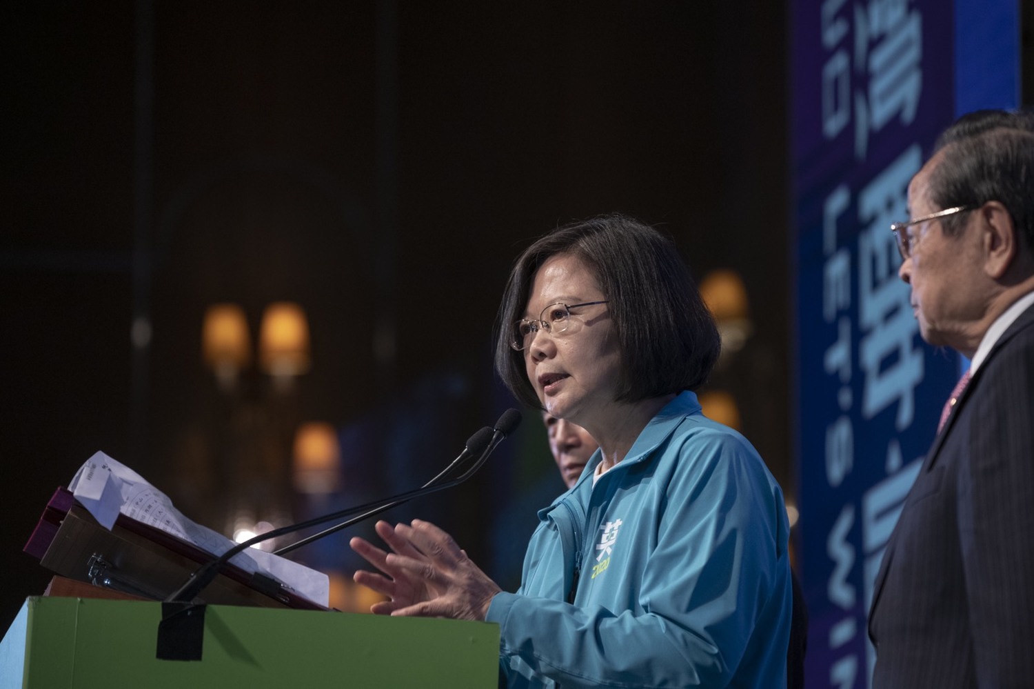 蔡英文致詞時特別感謝獅友們一直以來的支持,也懇請他們在2020年繼續支持下去。 圖:由蔡英文競選辦公室提供 蔡英文致詞時特別感謝獅友們一直以來的支持,也懇請他們在2020年繼續支持下去。 圖:由蔡英文競選辦公室提供