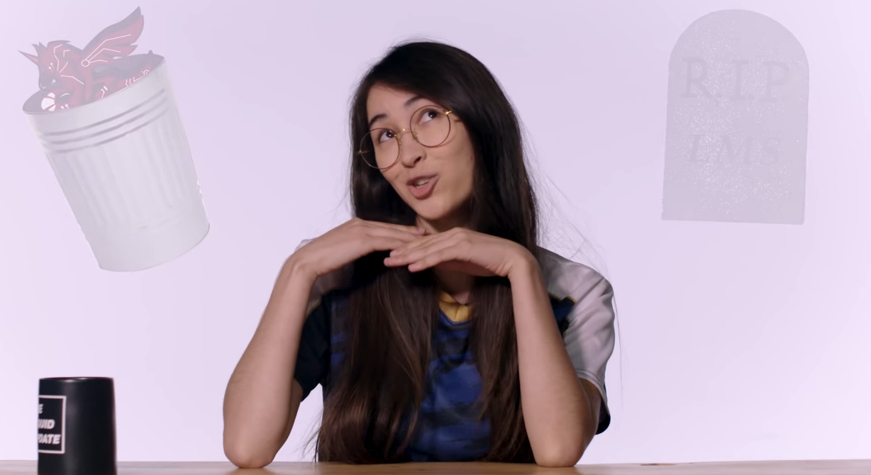 北美正妹主持人Ovilee May演唱自製版本的世界賽主題曲。 圖:翻攝自Youtube 北美正妹主持人Ovilee May演唱自製版本的世界賽主題曲。 圖:翻攝自Youtube