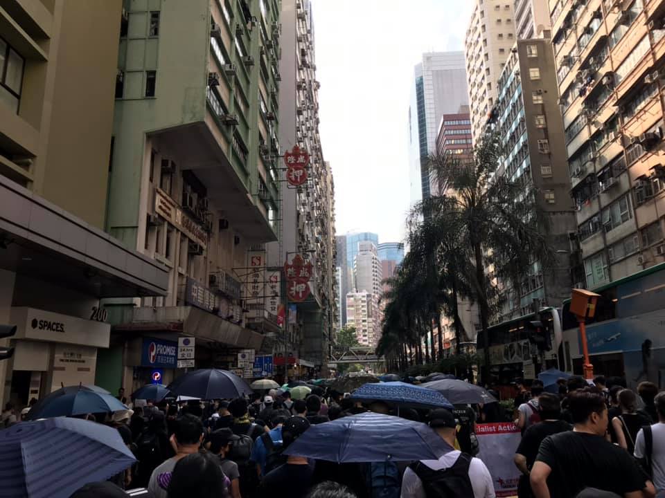 反「禁蒙面法」,香港民間團體下午3點再啟動「全民蒙面遊行」。 圖:翻攝黃之鋒 Joshua Wong臉書 反「禁蒙面法」,香港民間團體下午3點再啟動「全民蒙面遊行」。 圖:翻攝黃之鋒 Joshua Wong臉書