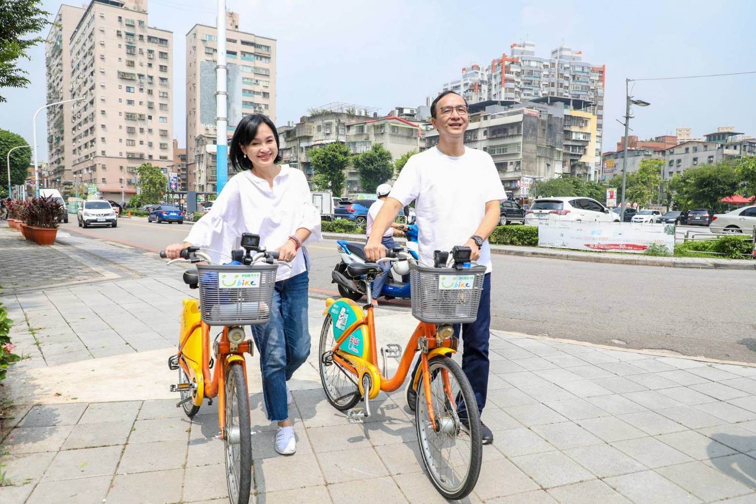 國民黨不分區立委柯志恩空降板橋,朱立倫等大咖都來幫忙。 圖:柯志恩競選辦公室提供 國民黨不分區立委柯志恩空降板橋,朱立倫等大咖都來幫忙。 圖:柯志恩競選辦公室提供
