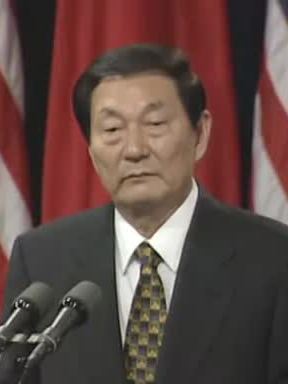 中國國務院前總理朱鎔基接連缺席許多重要場合,引起外界質疑。 圖:翻攝自維基網站 中國國務院前總理朱鎔基接連缺席許多重要場合,引起外界質疑。 圖:翻攝自維基網站