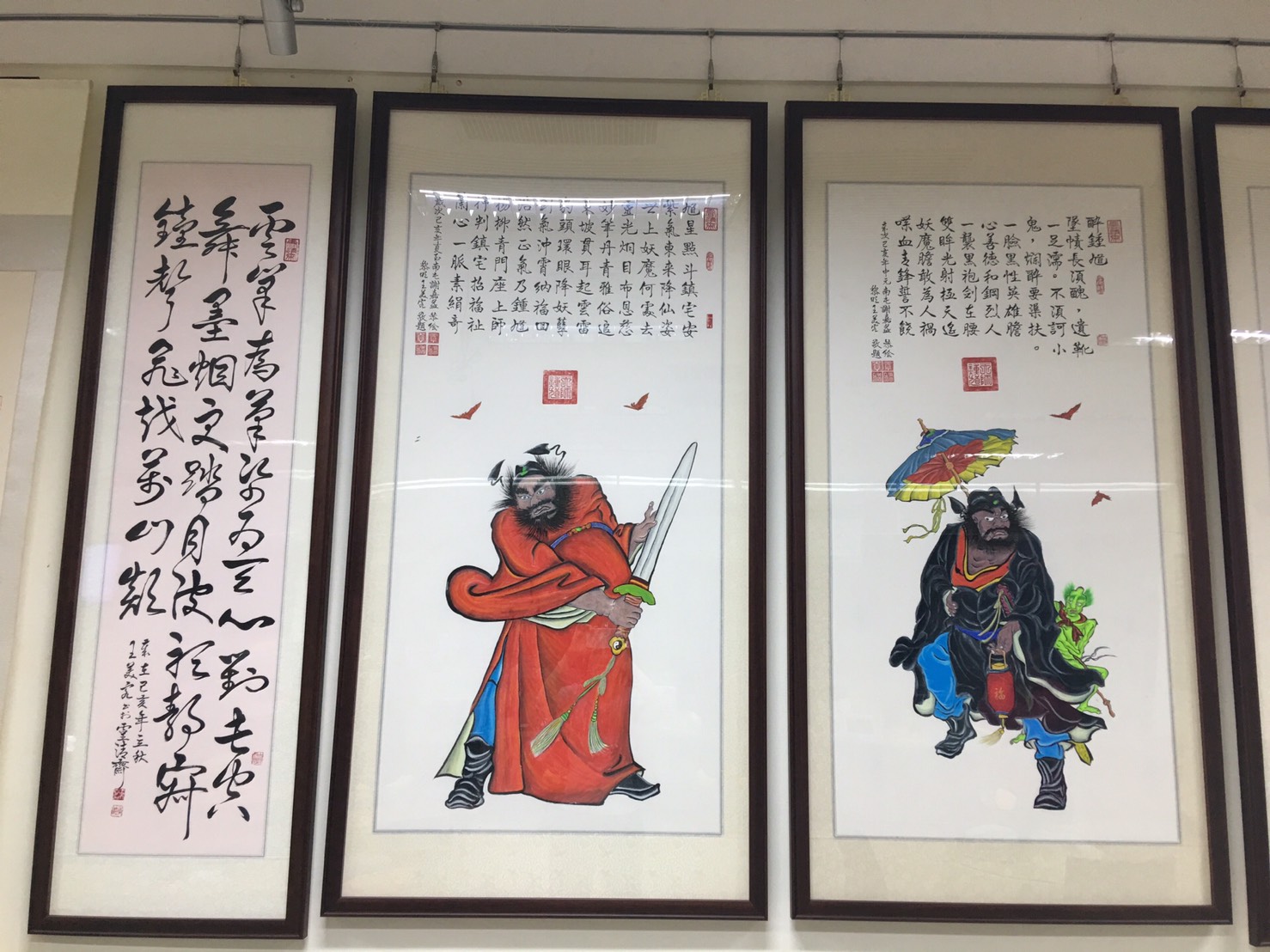 敬悼打火弟兄,同袍義賣書畫做公益。 圖 : 台中市政府/提供 敬悼打火弟兄,同袍義賣書畫做公益。 圖 : 台中市政府/提供