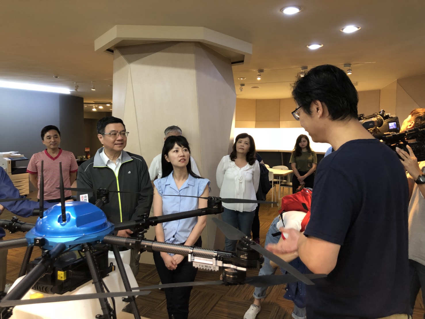 卓榮泰表示,民進黨的競選主軸是「台灣要贏世代共贏」,因此聆聽不同世代、領域的想法很重要。 圖 : 民進黨提供 卓榮泰表示,民進黨的競選主軸是「台灣要贏世代共贏」,因此聆聽不同世代、領域的想法很重要。 圖 : 民進黨提供