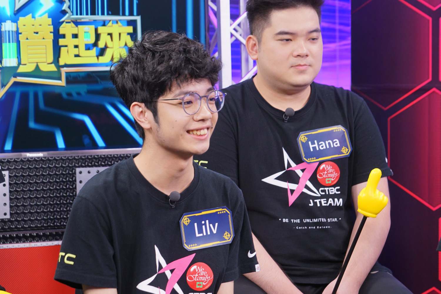 人氣戰隊中信J Team選手Lilv(左),選手Hana(右)。 圖:狼谷競技台/提供 人氣戰隊中信J Team選手Lilv(左),選手Hana(右)。 圖:狼谷競技台/提供