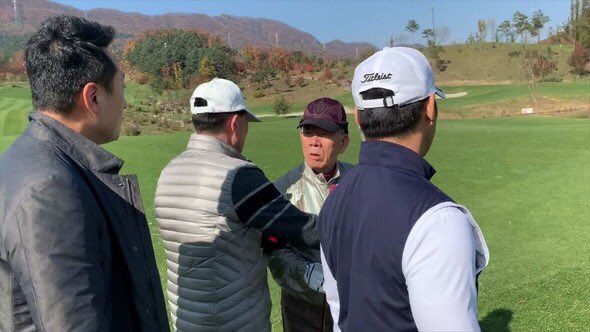 前南韓總統全斗煥罹患阿茲海默症卻可以打高爾夫球,引起眾人討論。 圖:翻攝自推特 前南韓總統全斗煥罹患阿茲海默症卻可以打高爾夫球,引起眾人討論。 圖:翻攝自推特