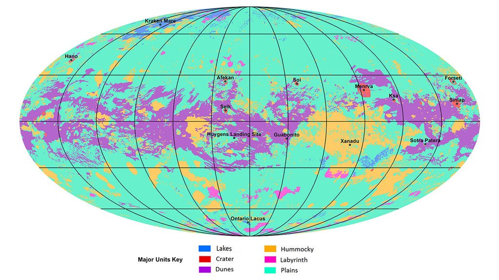 美國國家航空暨太空總署(NASA)今天公布了第一張土星最大衛星泰坦(Titan,又稱土衛六)的全球地圖。 圖:截取自NASA官網 美國國家航空暨太空總署(NASA)今天公布了第一張土星最大衛星泰坦(Titan,又稱土衛六)的全球地圖。 圖:截取自NASA官網