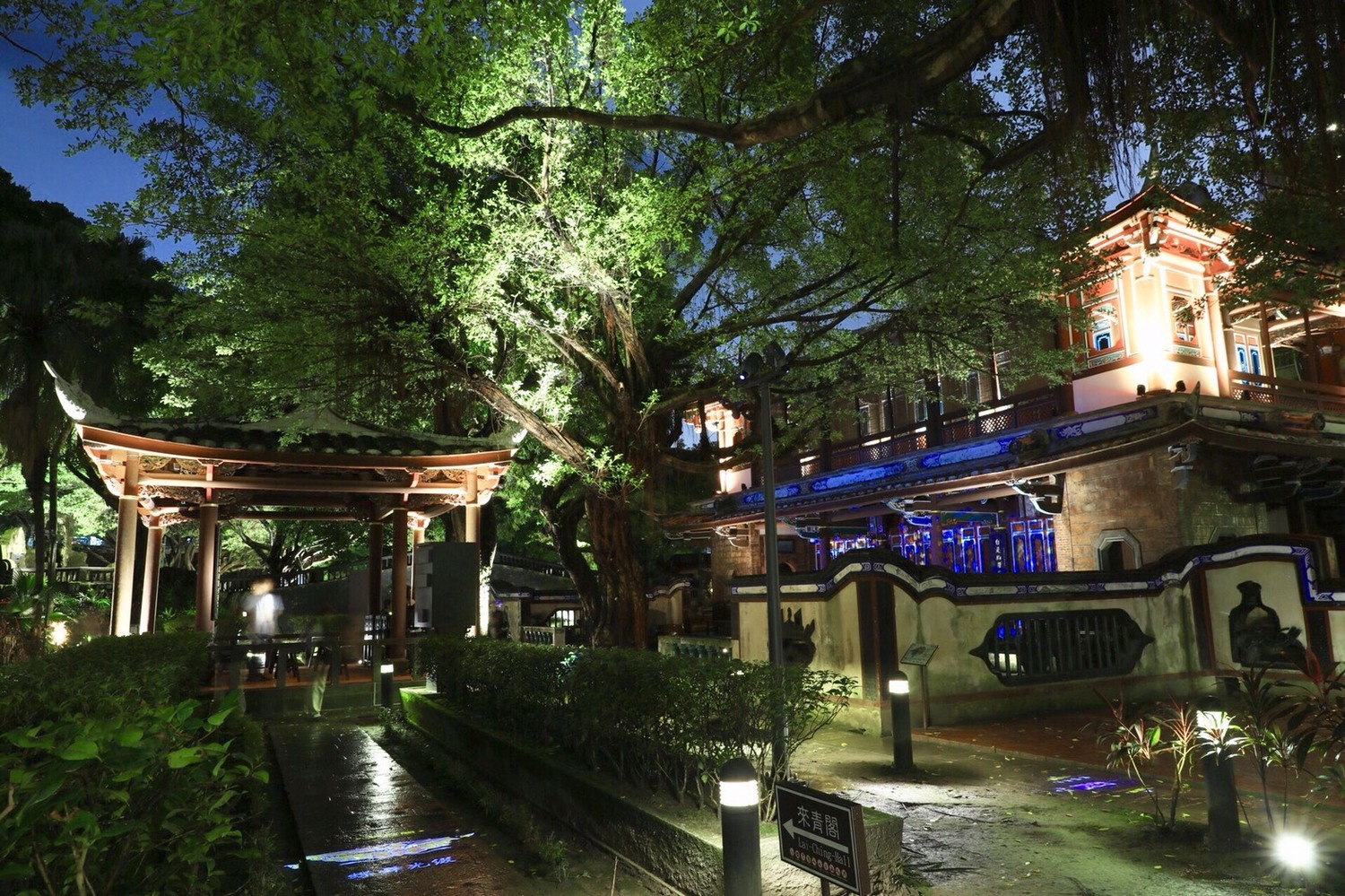不只燈光秀,林家花園夜間也有多處浪漫點燈。 圖:新北市文化局/提供 不只燈光秀,林家花園夜間也有多處浪漫點燈。 圖:新北市文化局/提供