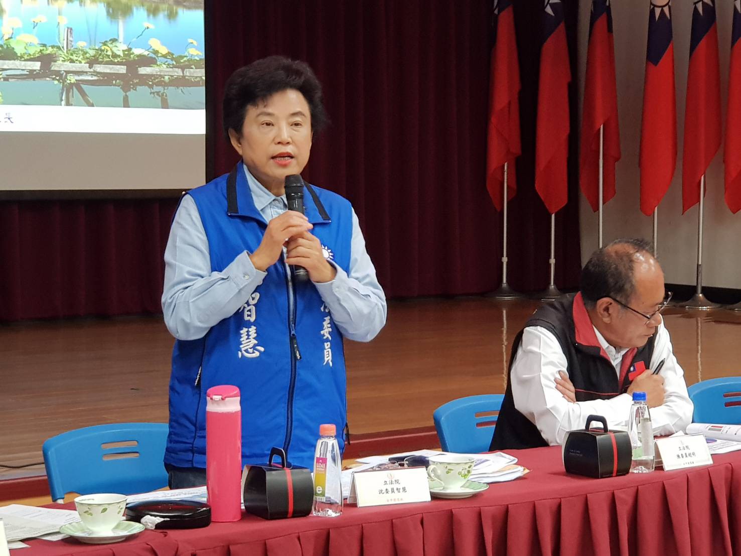 立委沈智慧呼籲台中市各界,不分藍綠一起支持市府開罰反空污。 圖:沈智慧競總/提供 立委沈智慧呼籲台中市各界,不分藍綠一起支持市府開罰反空污。 圖:沈智慧競總/提供