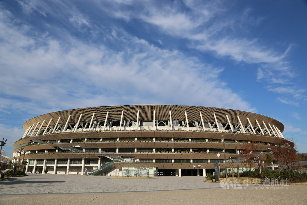 2020年東京奧運暨帕運主場館國立競技場15日舉行竣工典禮。 因大量使用日本國產木材,被稱為「森林體育場」。採用日本傳統建築技法「和」的設計元素是主要特徵之一。 圖/中央社提供 2020年東京奧運暨帕運主場館國立競技場15日舉行竣工典禮。 因大量使用日本國產木材,被稱為「森林體育場」。採用日本傳統建築技法「和」的設計元素是主要特徵之一。 圖/中央社提供
