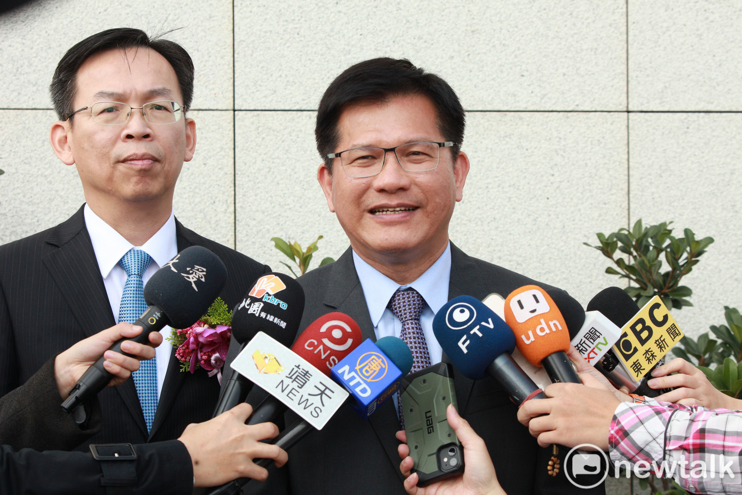 交通部長林佳龍指出,桃園國際機場運量逐年攀升,預計今年底將突破4800萬人次。 圖:林昀真/攝 交通部長林佳龍指出,桃園國際機場運量逐年攀升,預計今年底將突破4800萬人次。 圖:林昀真/攝