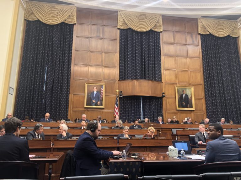 美眾議院外交委員會18日無異議通過《2019西藏政策與支持法案》,阻止中國干預達賴喇嘛轉世。 圖:翻攝自西藏中央政府 美眾議院外交委員會18日無異議通過《2019西藏政策與支持法案》,阻止中國干預達賴喇嘛轉世。 圖:翻攝自西藏中央政府