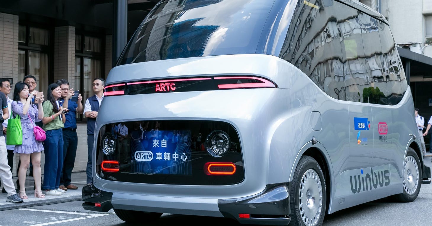 由經濟部技術處科技專案補助,車輛研究測試中心串聯產業打造的MIT自駕電動小型巴士WinBus,正計畫在2年內量產。 圖:ARTC 車輛中心/提供 由經濟部技術處科技專案補助,車輛研究測試中心串聯產業打造的MIT自駕電動小型巴士WinBus,正計畫在2年內量產。 圖:ARTC 車輛中心/提供