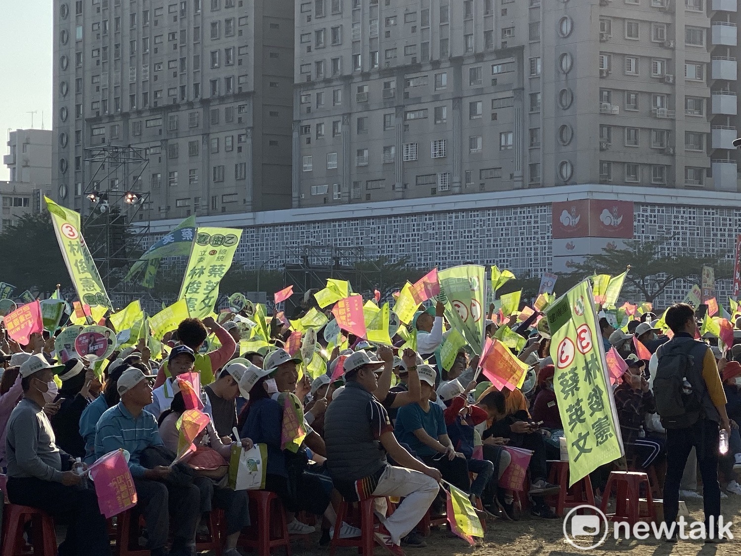 總統蔡英文、民進黨副總統候選人賴清德今(5日)將於台南造勢合體。 圖:周煊惠 /攝 總統蔡英文、民進黨副總統候選人賴清德今(5日)將於台南造勢合體。 圖:周煊惠 /攝